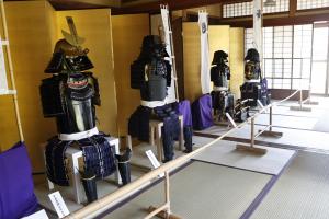 奥座敷　紙甲冑